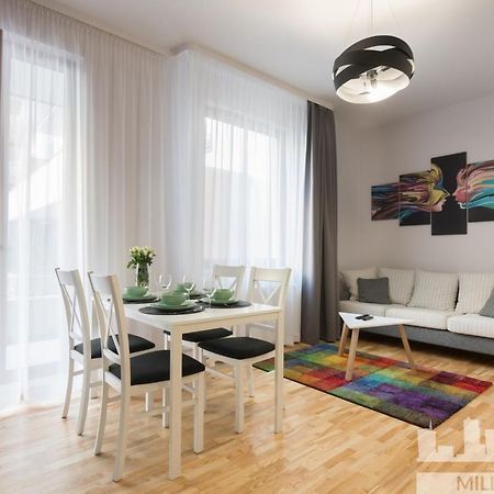 Millennium Awangarda Grey Apartment Warsaw Exterior photo