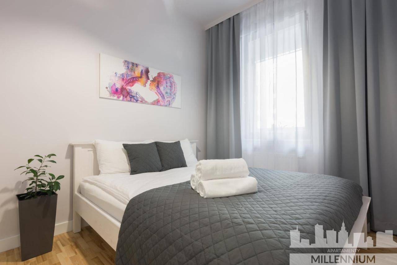 Millennium Awangarda Grey Apartment Warsaw Exterior photo